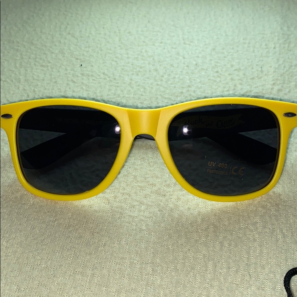Buck the Quo Sunglasses